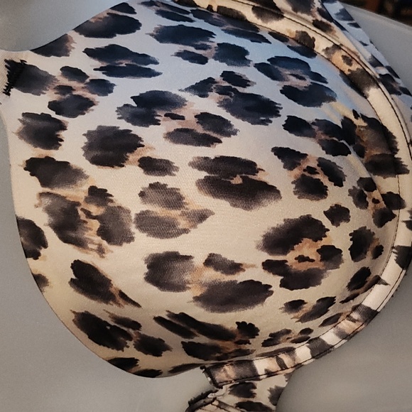 Victoria's Secret Intimate - Picture 2 of 10